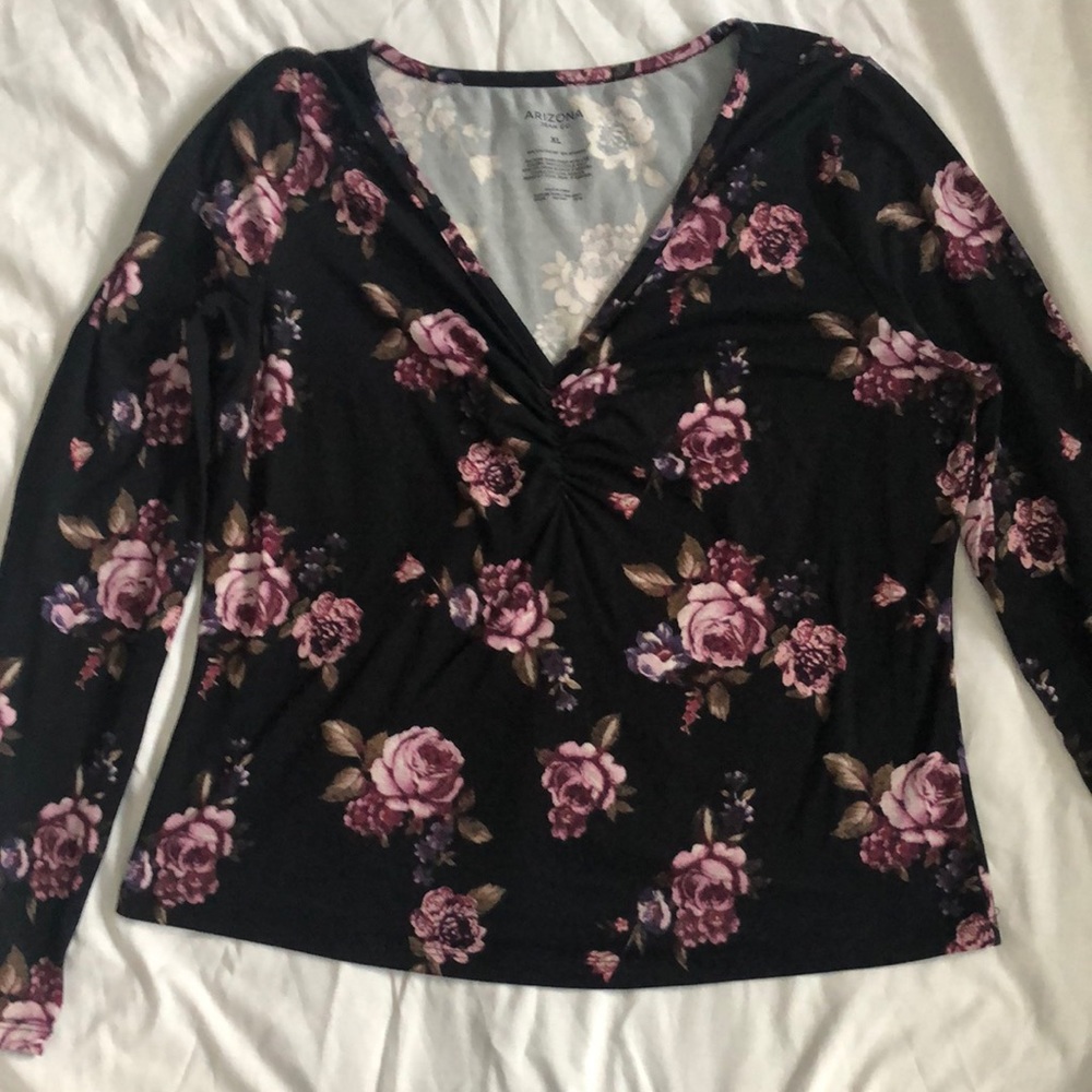 Arizona juniors black floral top